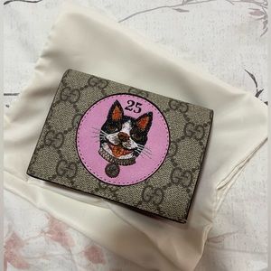 Gucci compact wallet